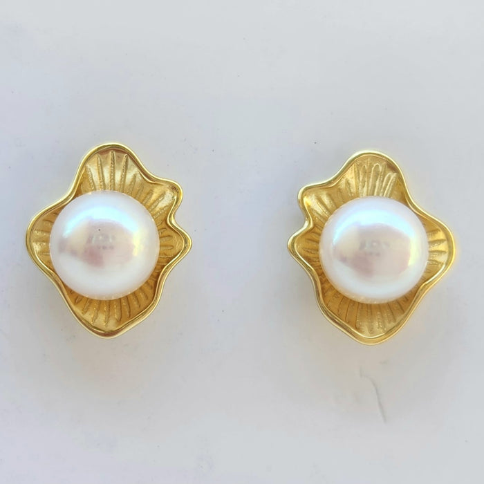 PEARL IN A SHELL STUD EARRINGS