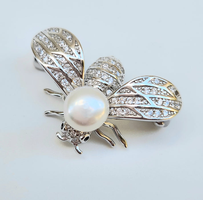BEE BROOCH