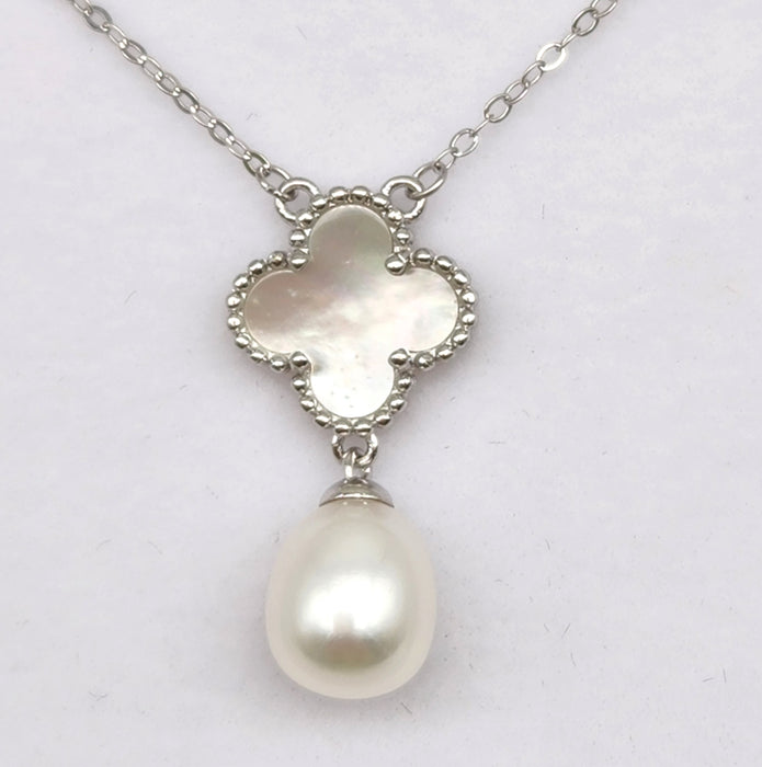 MOTHER OF PEARL CLOVER AND PEARL NECKLACE