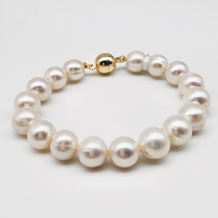 WOW FACTOR PEARL BRACELET