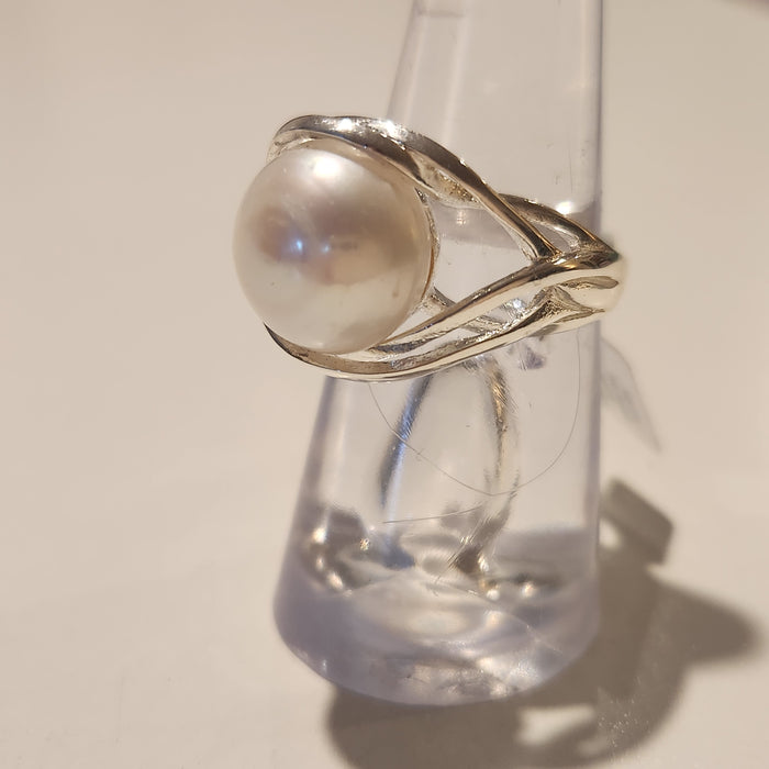 LARGE SIZE 'SURF GRASS' PEARL RING