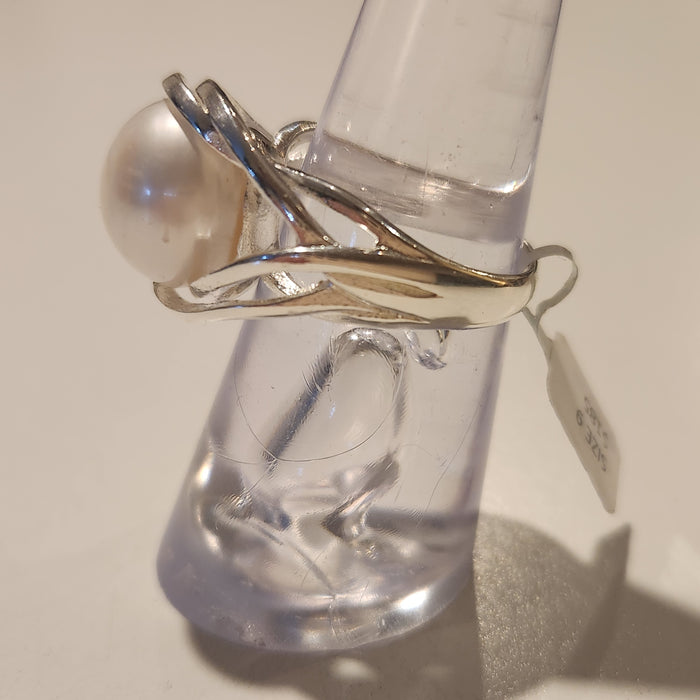 LARGE SIZE 'SURF GRASS' PEARL RING