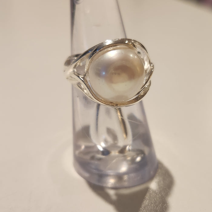 LARGE SIZE 'SURF GRASS' PEARL RING