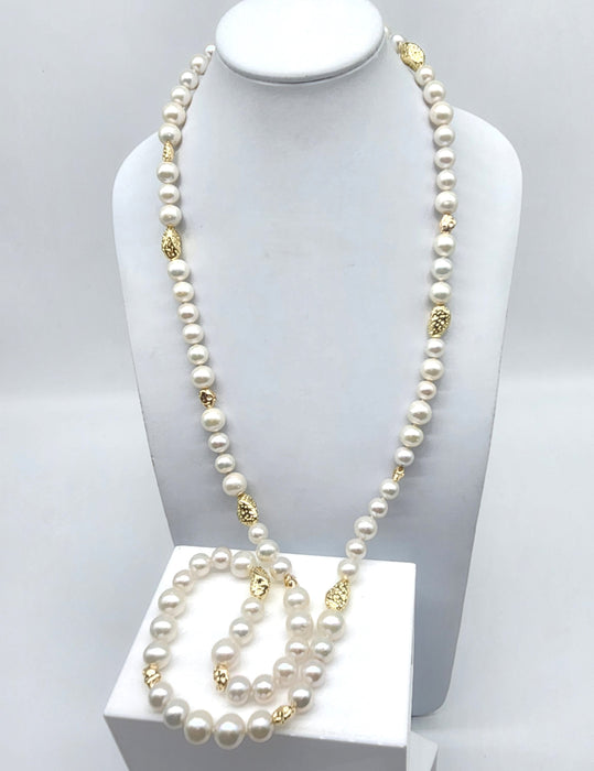 LONG 85cm FRESHWATER PEARL STRAND WITH GOLD TONE NUGGET BEADS