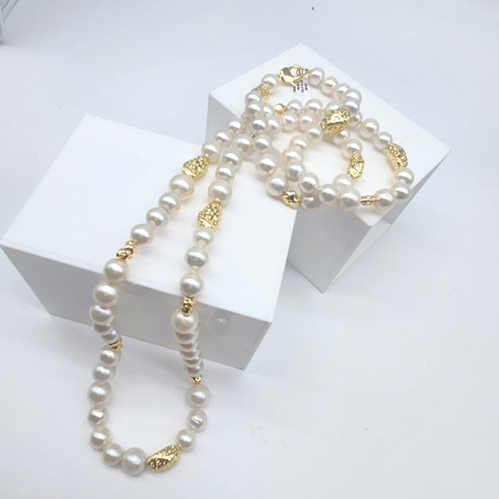 LONG 85cm FRESHWATER PEARL STRAND WITH GOLD TONE NUGGET BEADS
