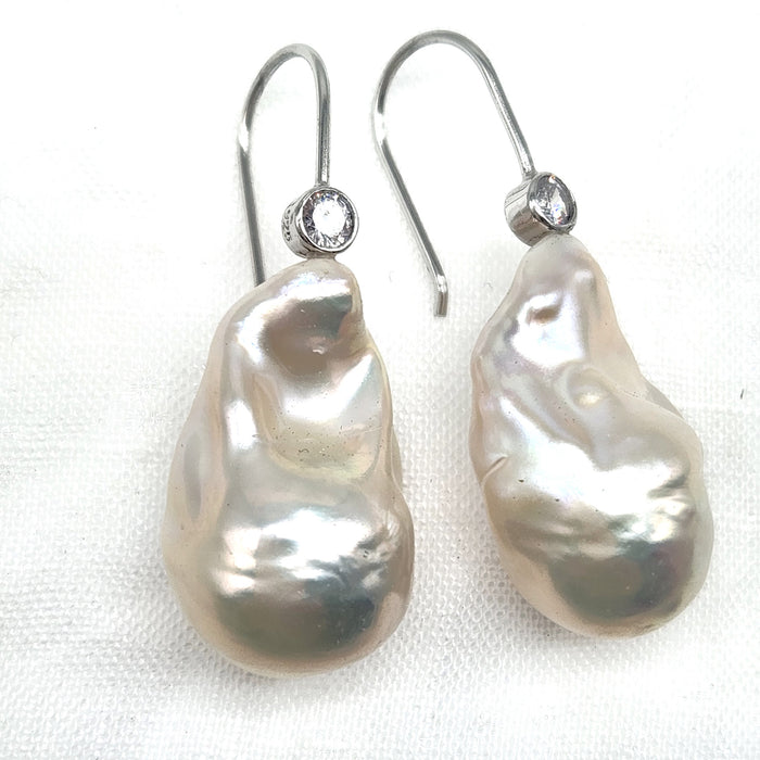 STATEMENT BAROQUE PEARL HOOKS WITH ZIRCONIA