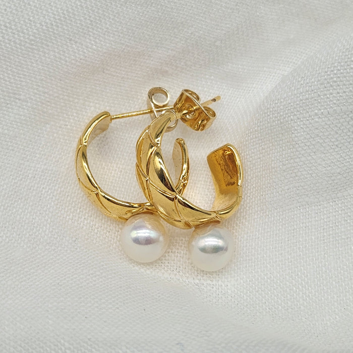 GOLD PLATED LATTICED HOOPS WITH PEARLS