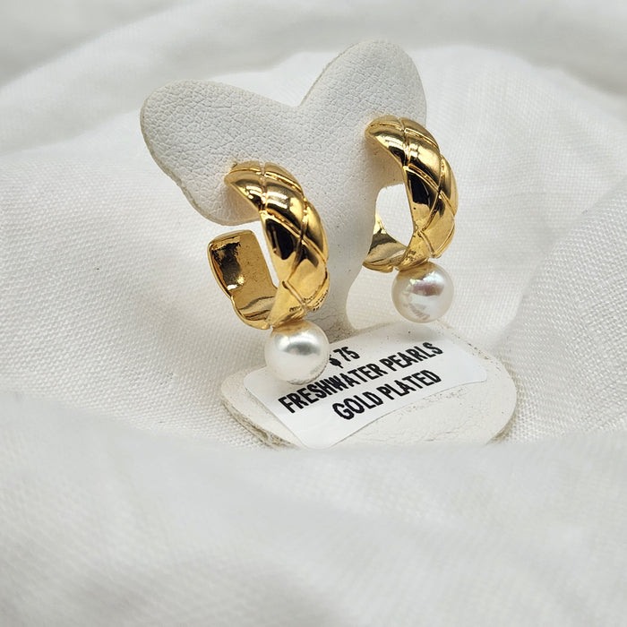 GOLD PLATED LATTICED HOOPS WITH PEARLS