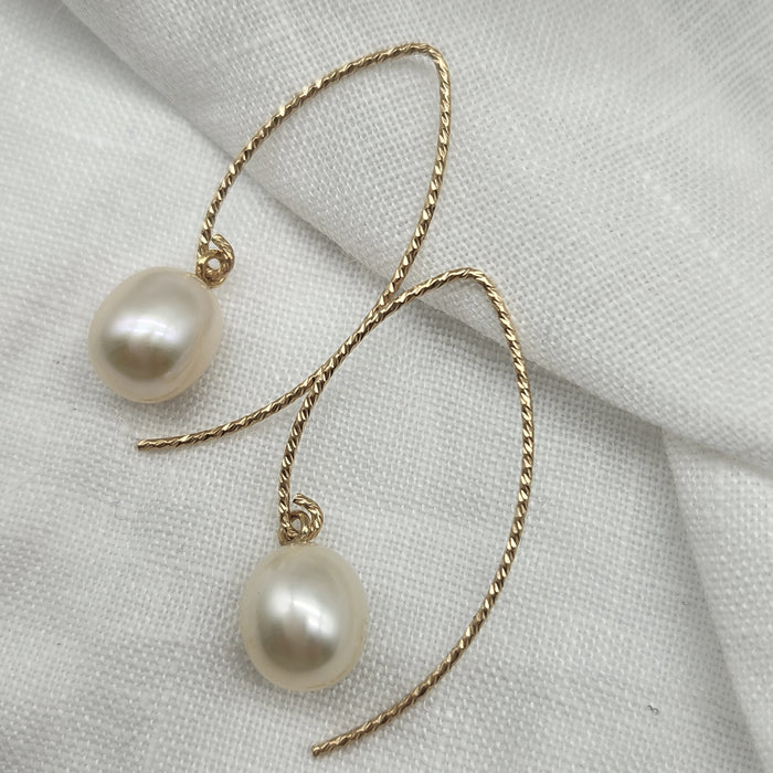 MEDIUM LENGTH SPARKLE 14/20 GOLD FILLED HOOKS, FRESHWATER PEARLS