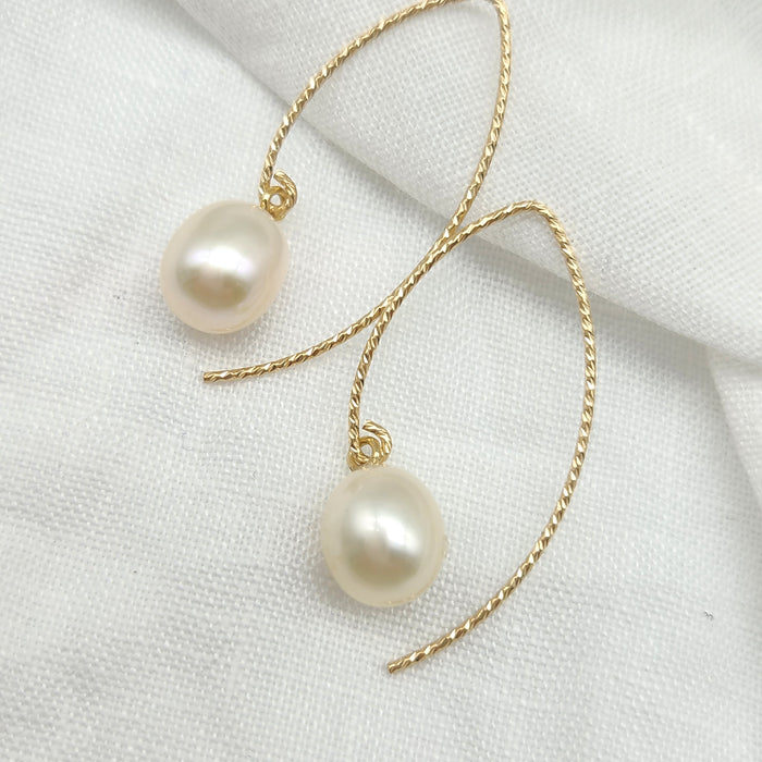 MEDIUM LENGTH SPARKLE 14/20 GOLD FILLED HOOKS, FRESHWATER PEARLS