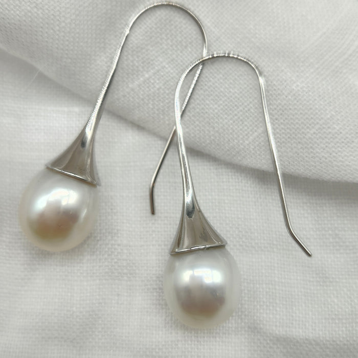STERLING SILVER LONG TRUMPET, FRESHWATER PEARLS