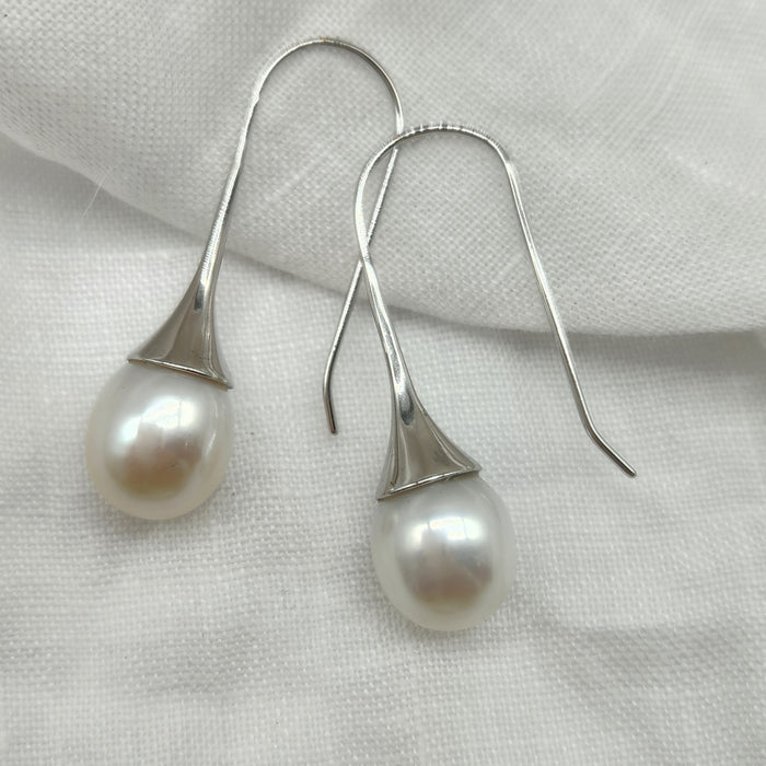 STERLING SILVER LONG TRUMPET, FRESHWATER PEARLS