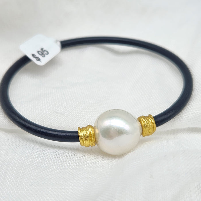 3mm NEOPRENE PEARL BANGLE WITH BURNISHED GOLD COLLARS