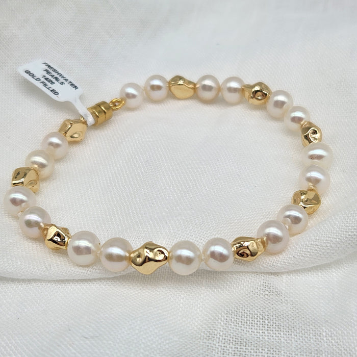 PEARL AND GOLD TONE NUGGET BRACELET