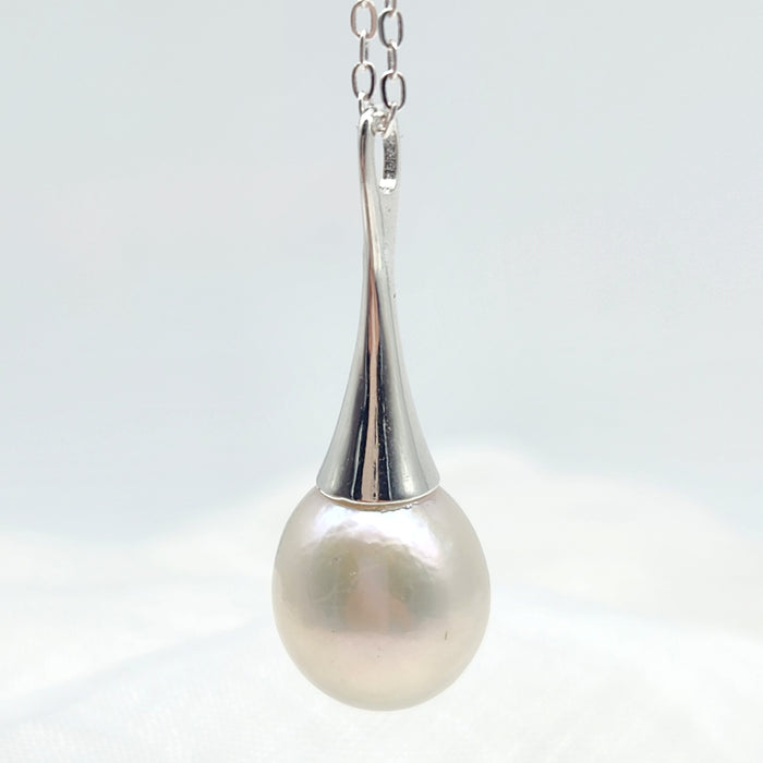 TRUMPET STYLE PENDANT
