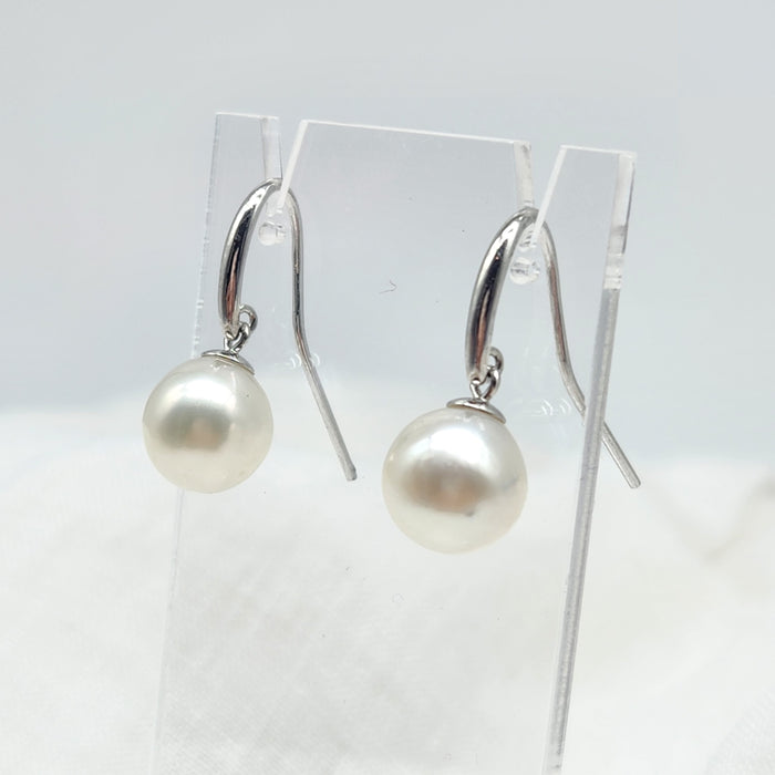 AUSTRALIAN SOUTH SEAPEARLS, STERLING SILVER FRENCH HOOKS