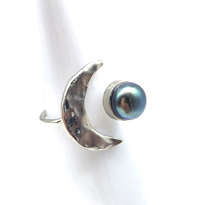 HALF MOON PEARL RING